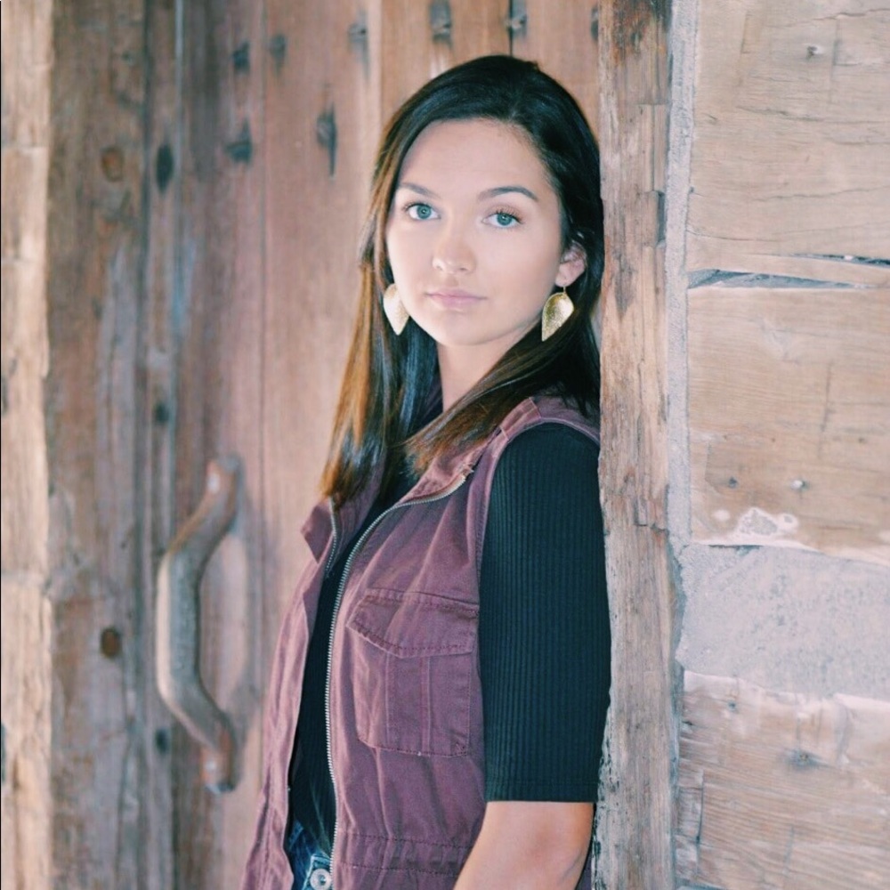 Meet your Posher, Lauren